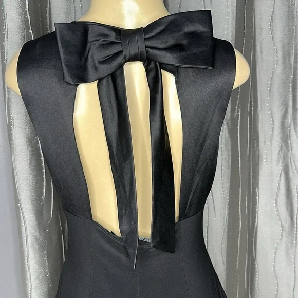 Ralph Lauren Black Maxi Dress Sz 8 embellished with a silk bow on the back - Picture 6 of 10